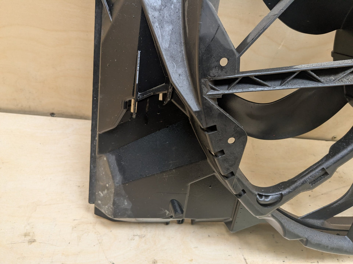 2007-2013 BMW 328i E93 Radiator Fan Shroud Housing w/ Motor 5A3F107