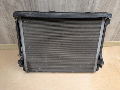16-19 OEM BMW G12 G30 530 540 740 Radiator Condenser Fan Shroud Assembly B46 B58