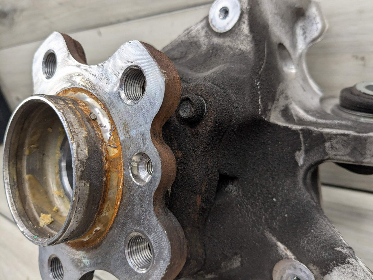 2021 BMW M340i G20 Rear Left Driver Spindle Knuckle w/ Bearing 6899305 19-25 OEM BMW G20 330 M340 REAR Left Driver Knuckle Wheel Hub Spindle Bearing