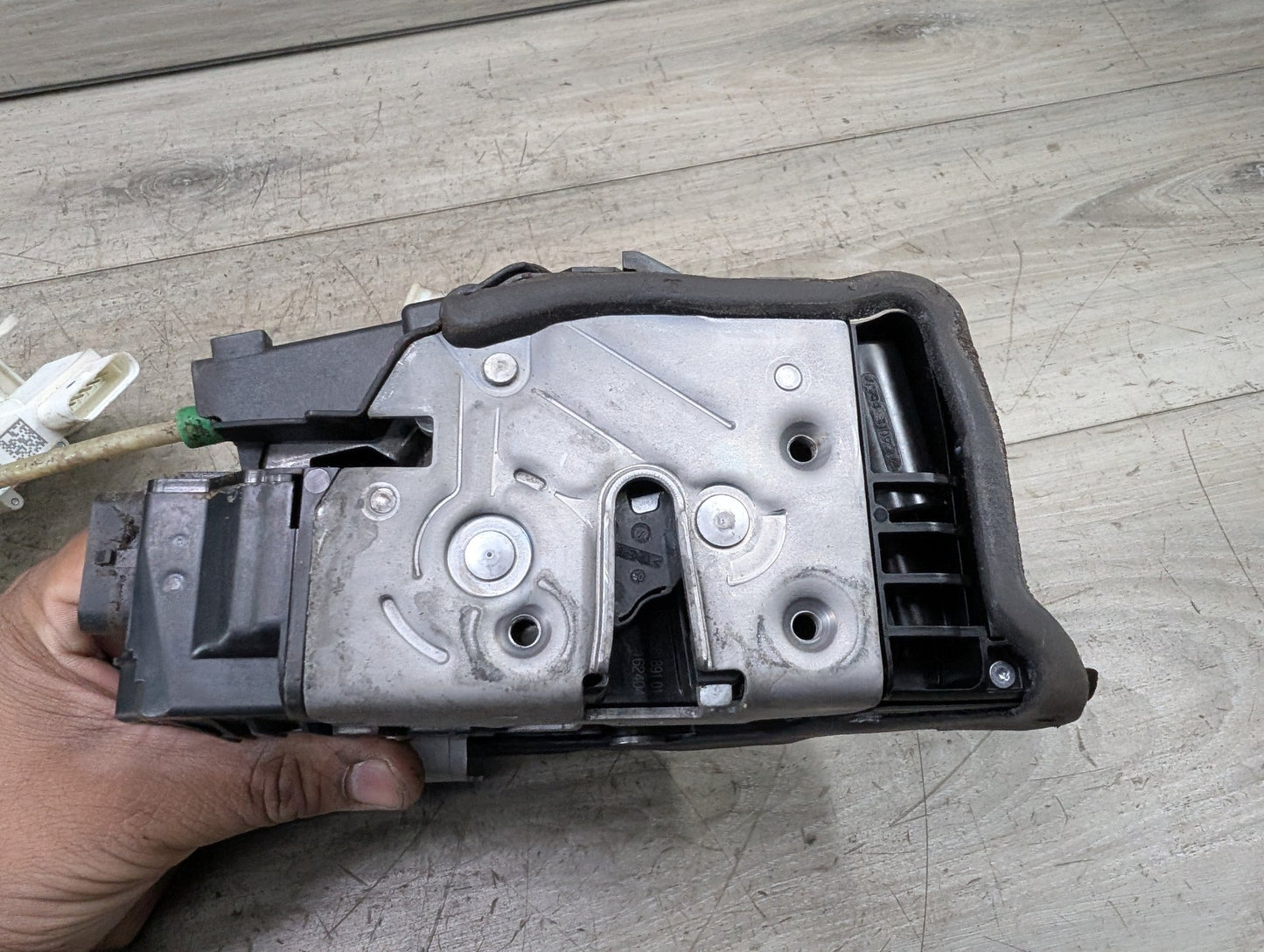 16-22 OEM BMW G11 G12 FRONT LEFT DRIVER Side Door Lock Latch Actuator SOFT CLOSE
