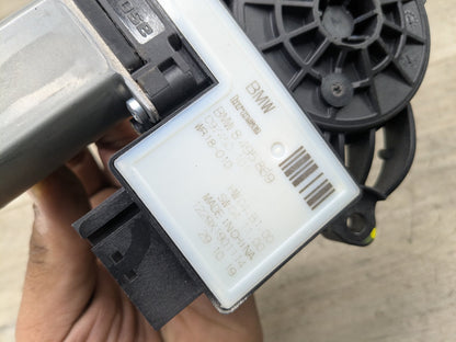 2020 BMW 330i G20 Front Left Driver Door Window Glass Regulator Motor 8495869 OEM BMW G20 G80 330 M340 M3 Front Left Driver Door Window Regulator Motor