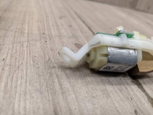 16-23 OEM BMW F90 G12 G16 G30 Steering Wheel Vibration Damper Generator 7856691