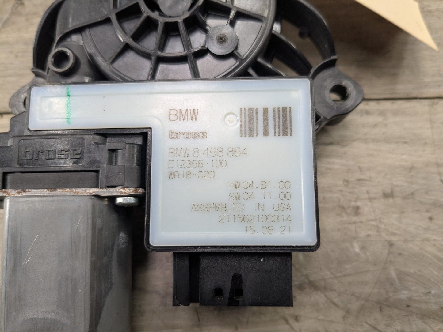 2021 BMW 330i G20 Rear Right Passenger Door Window Glass Regulator Motor 8498864 OEM BMW G20 G80 330 M340 REAR Right Passenger Side Door Window Regulator Motor