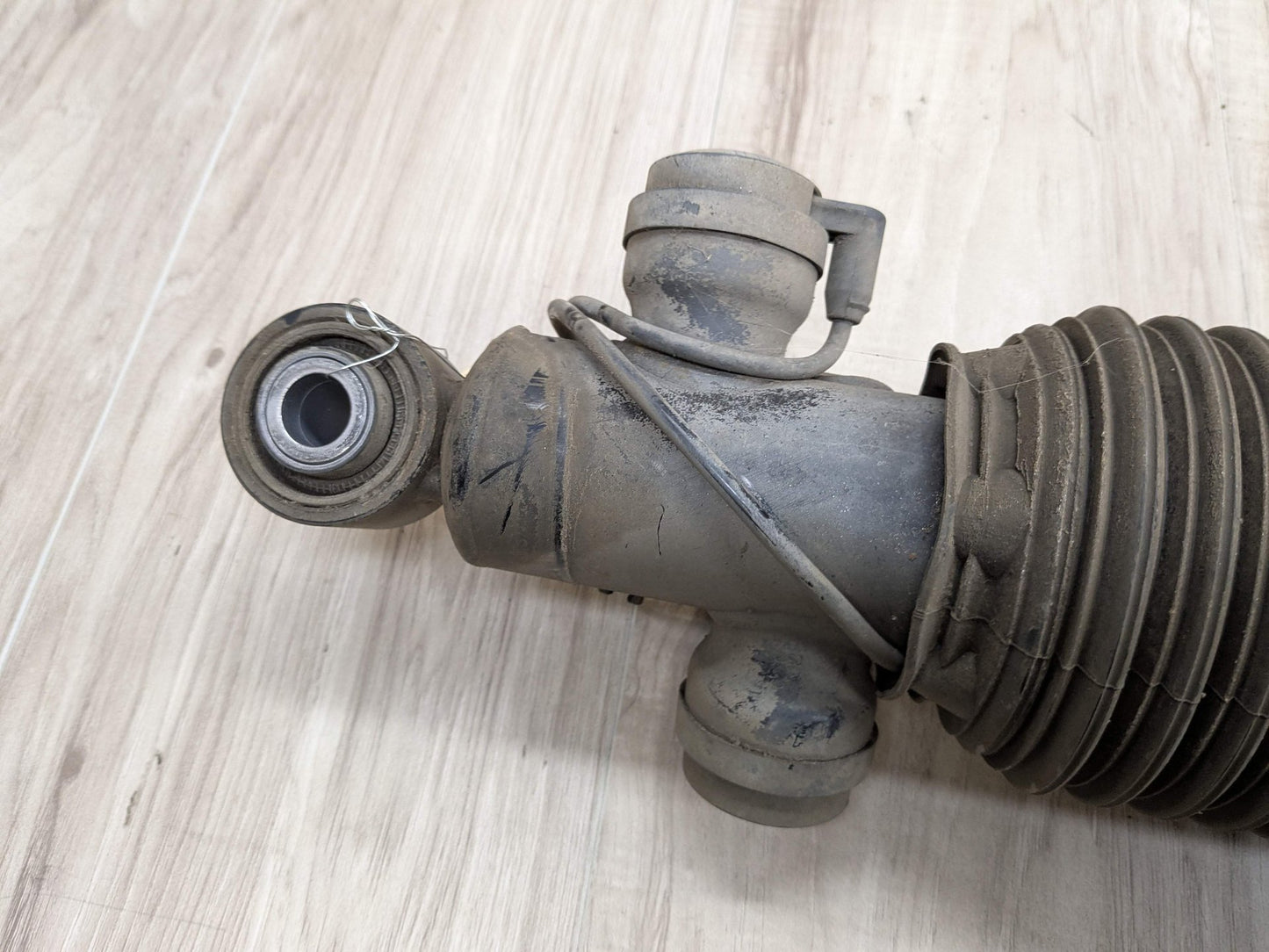 2013 BMW 750Li F02 Rear Left Driver Spring Strut Shock Absorber 6858813 13-15 LCI OEM BMW F01 F02 750 760 B7 REAR Left Driver Air Strut Shock Absorber