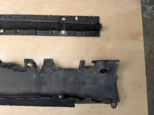 OEM BMW F16 F86 X6 X6M Right Passenger Side Skirt Rocker Panel Molding w Bracket