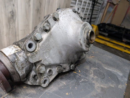 2017 BMW 340i F34 Front Axle Carrier Differential 7647386 OEM BMW G11 G12 G20 G30 xDrive AWD Front Differential Axle Gearbox Carrier 2.81