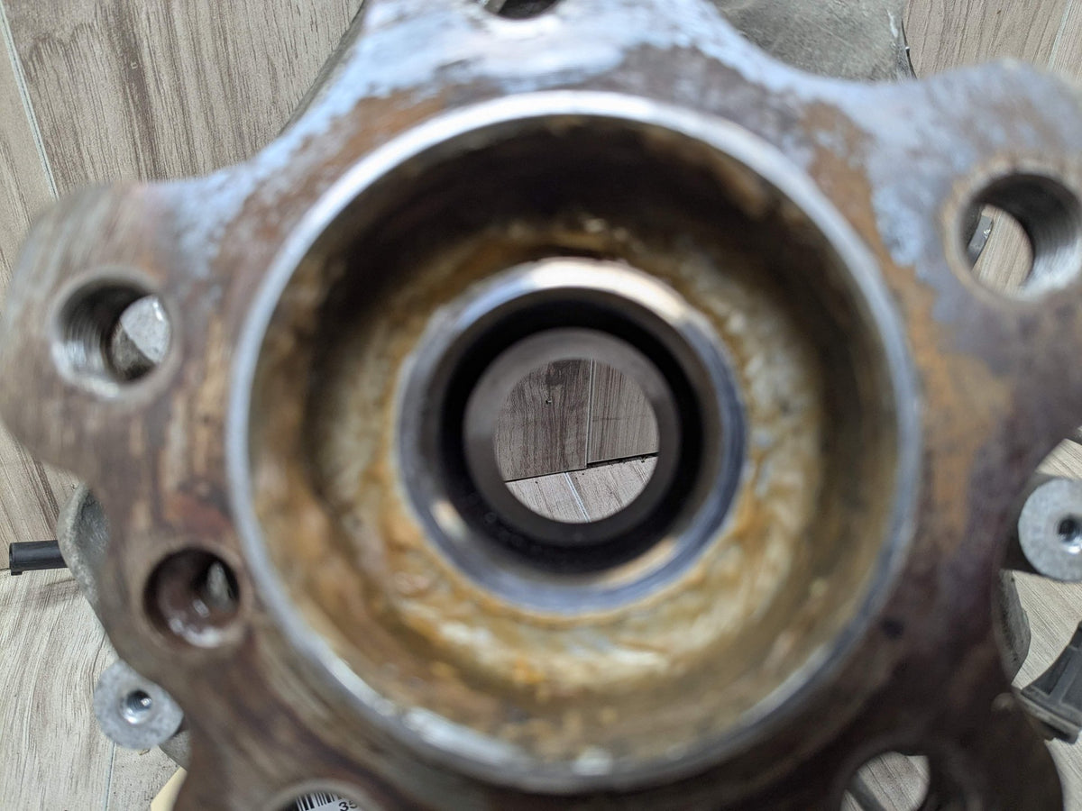 19-26 OEM BMW G05 G06 X5 X6 X7 Rear Right Passenger Hub Spindle Knuckle Bearing