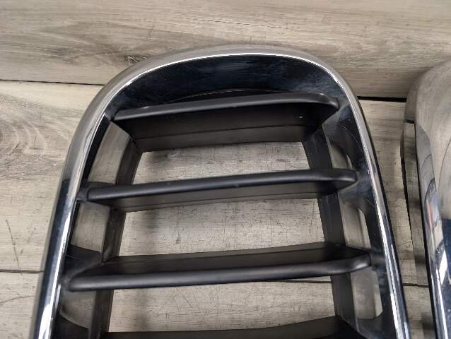 OEM BMW F16 X6 Front Left Driver Side Upper Bumper Kidney Grill Grille Chrome