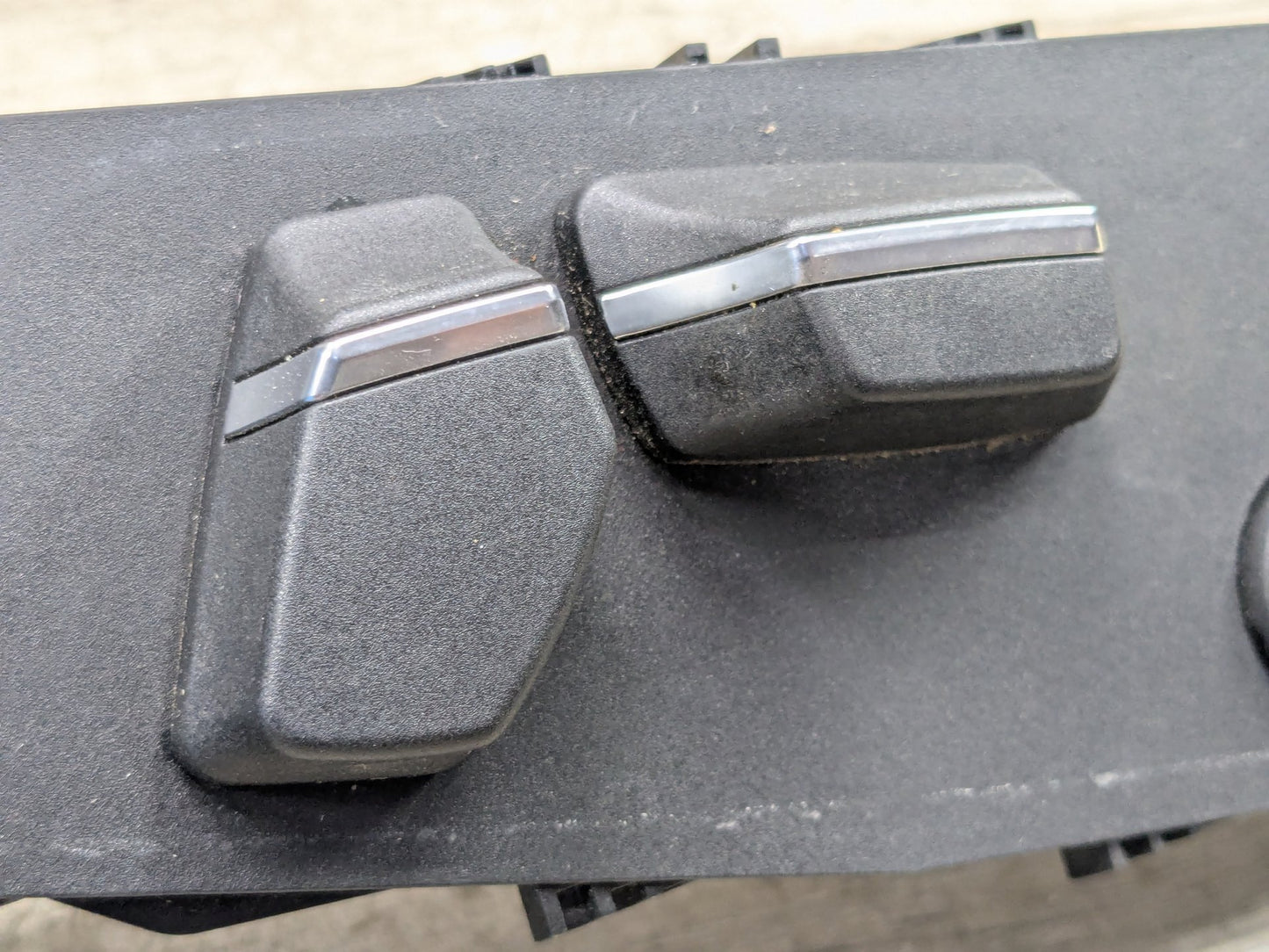 2011-2016 BMW 528i F10- Front Left Driver Seat Switch PN: 9275077