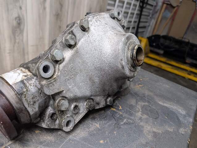 OEM BMW G11 G12 G20 G30 xDrive AWD Front Differential Axle Gearbox Carrier 2.81