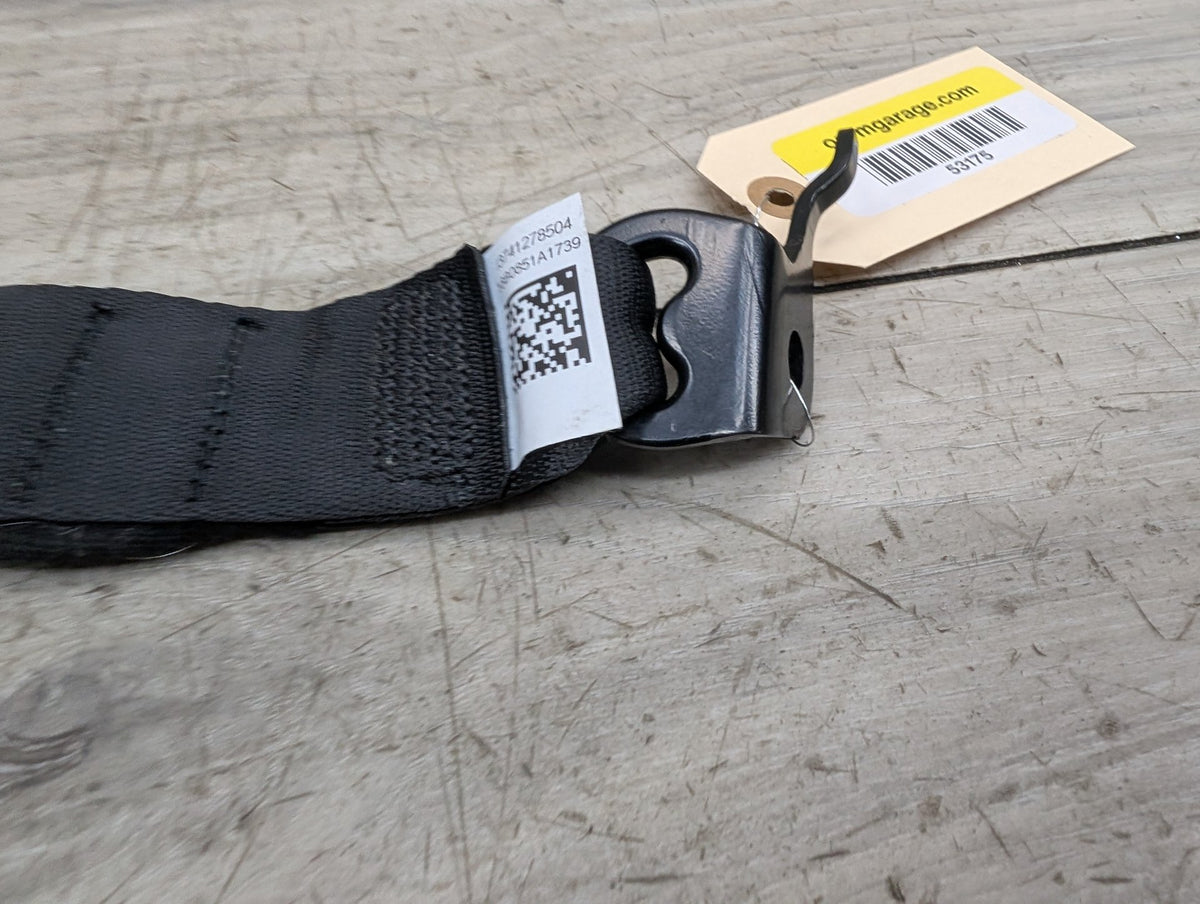 2017-2023 BMW M550i G30 Rear Middle Center Seatbelt Seat Belt Buckle 7412785 OEM BMW F90 M5 G30 530 540 M550 Rear Center Middle Seatbelt Seat Belt Buckle OEM