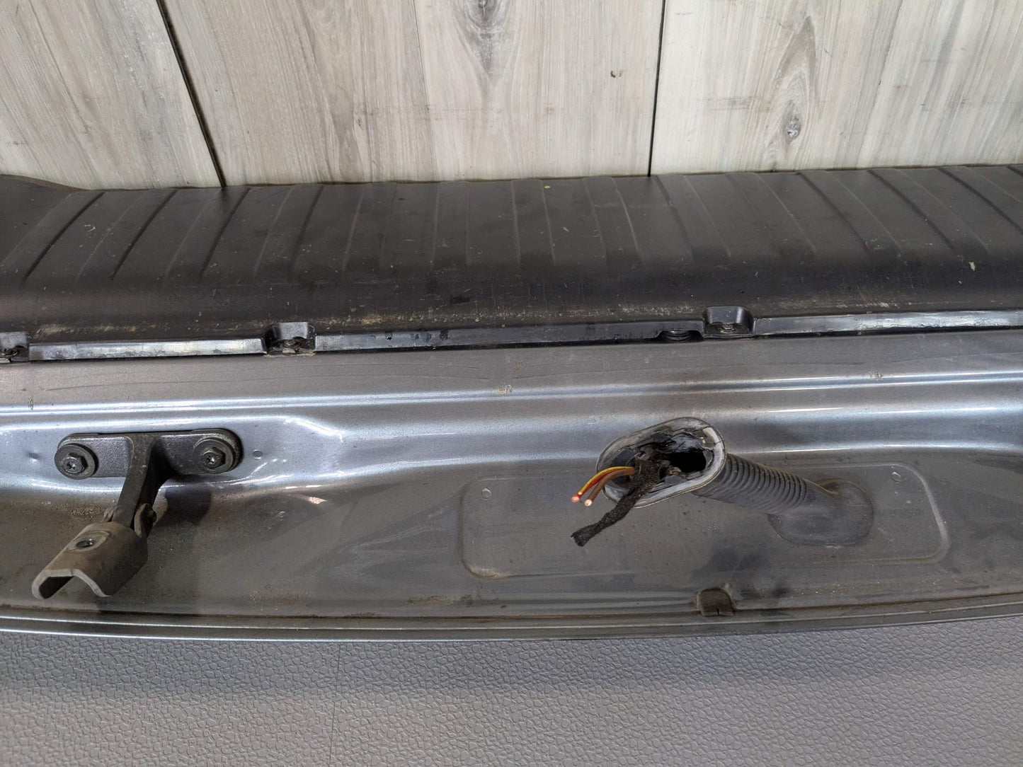 2010 BMW X5 E70 Rear Lower Liftgate Tailgate 0