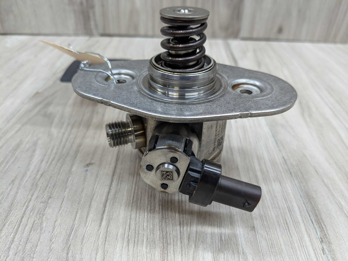 16-20 OEM BMW G11 G12 750 G30 M550 Engine N63R HPFP High Pressure Fuel Pump 5-8