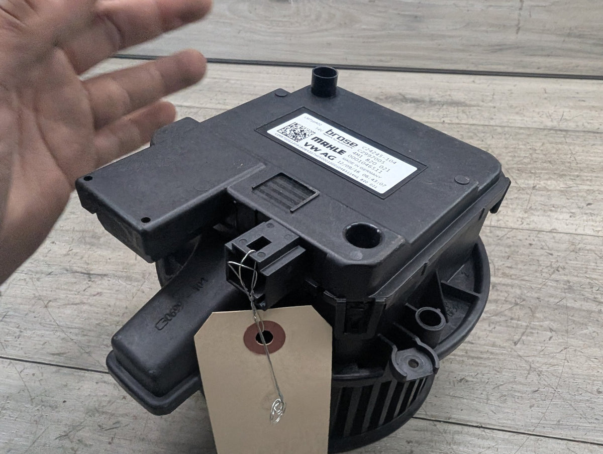 17-25 OEM AUDI A4 A5 Q5 AC Heater Box Blower Motor Unit Assembly Fan