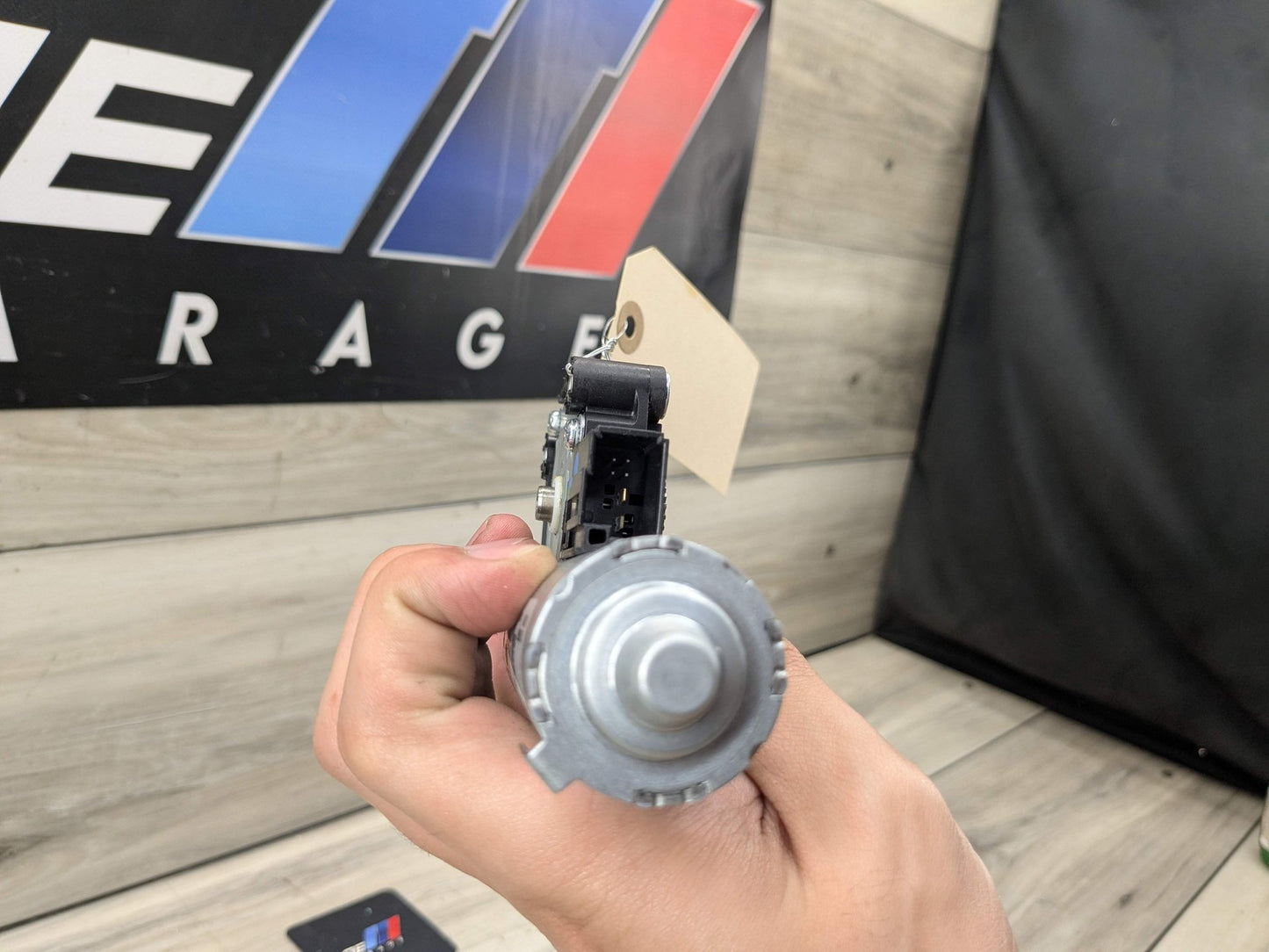 2022 BMW M240i G42 Sunroof Sun Roof Glass Motor 7424804 OEM BMW G20 G22 G26 G42 G80 G82 G87 M2 M3 M4 Sunroof Moonroof Motor Drive Unit