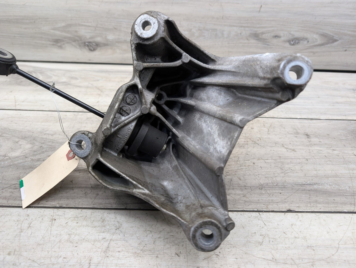 OEM AUDI A4 A5 A6 A7 Q5 Q7 Engine 2.0L EA888 Gen3 Left Motor Mount Bracket