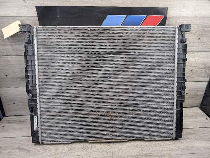 *16-19 OEM BMW G11 G12 G30 750 M550iX Coolant Radiator N63R
