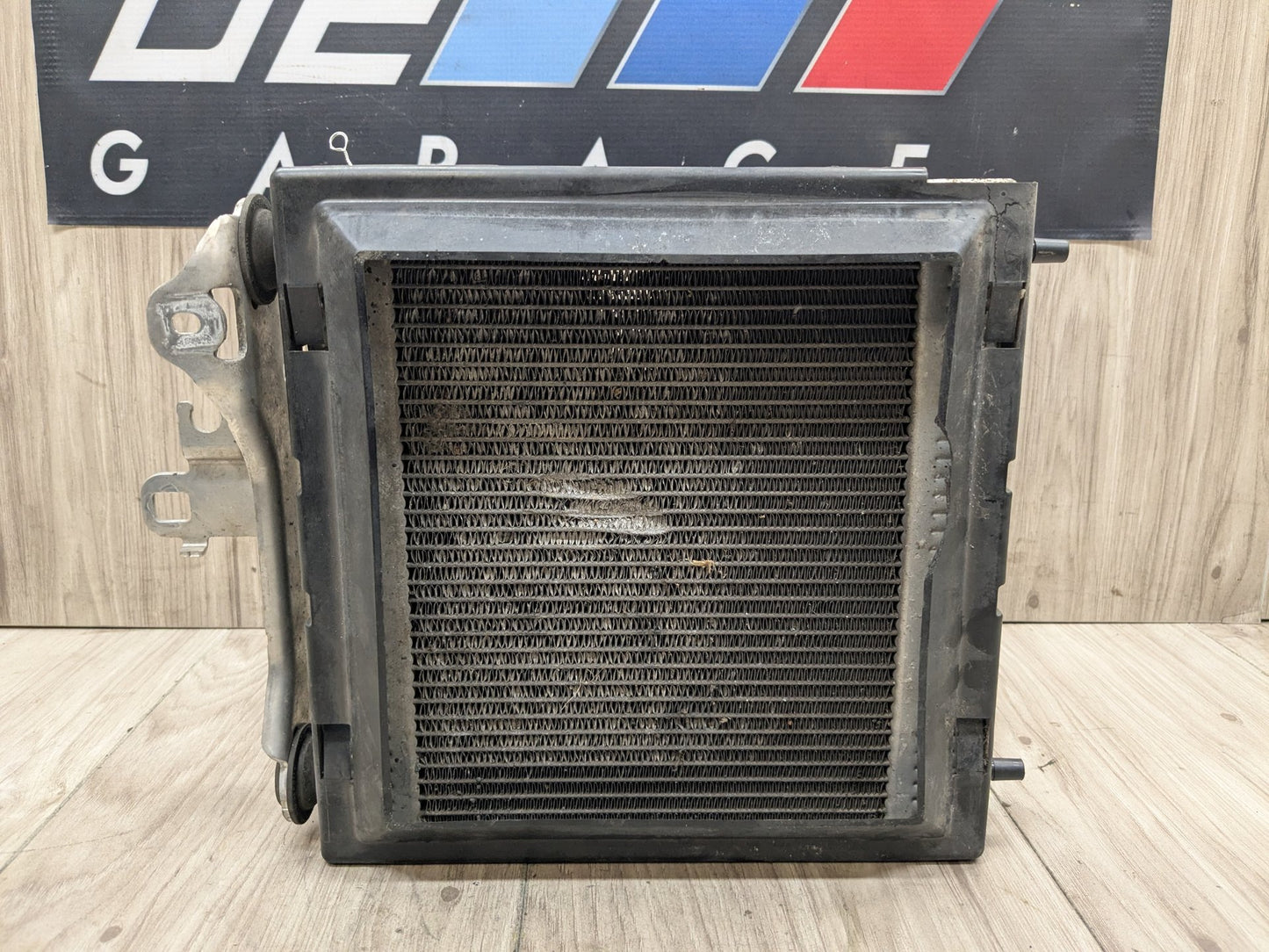 2018 BMW M550i G30 Left or Right Secondary Auxiliary radiator 8619383 OEM BMW F90 F93 G12 G16 G30 M5 M8 Secondary Auxiliary Coolant Remote Radiator