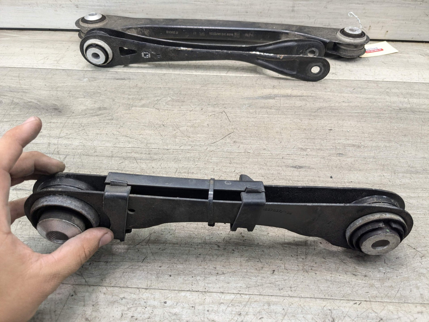 2018 BMW 540i G30 Rear Left Driver Control Arms SET 6861125 16-19 OEM BMW G11 G12 G30 Rear Left Suspension Control Arm Wishbone SET