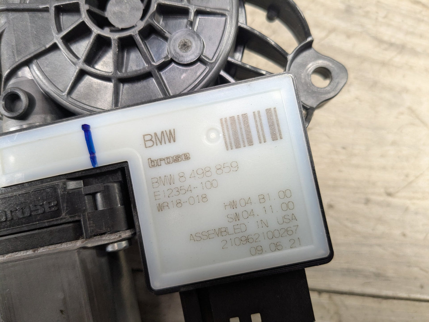 2021 BMW 330i G20 Front Left Driver Door Window Glass Regulator Motor 8498859 OEM BMW G20 G80 330 M340 M3 FRONT Left Driver Side Door Window Regulator Motor