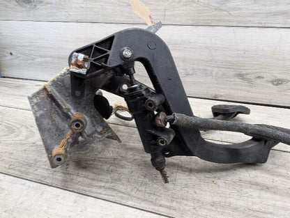 1996 - 2003 BMW Z3 E36 MANUAL Gas Pedal Clutch Brake Assembly 1158659 M54B25O0