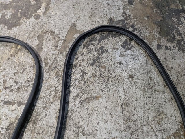 OEM BMW G23 G83 430 M440 Convertible Front Windshield Seal Sealing Weather Strip