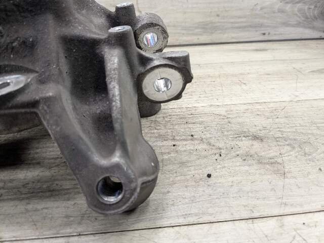 2017 - 2023 BMW M550i G30 Rear Right Passenger Spindle Knuckle w/ Bearing 6866338 N63B44O2