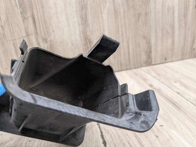 17-23 OEM BMW G30 530 540 M550 Front Left Driver Side Brake Air Duct