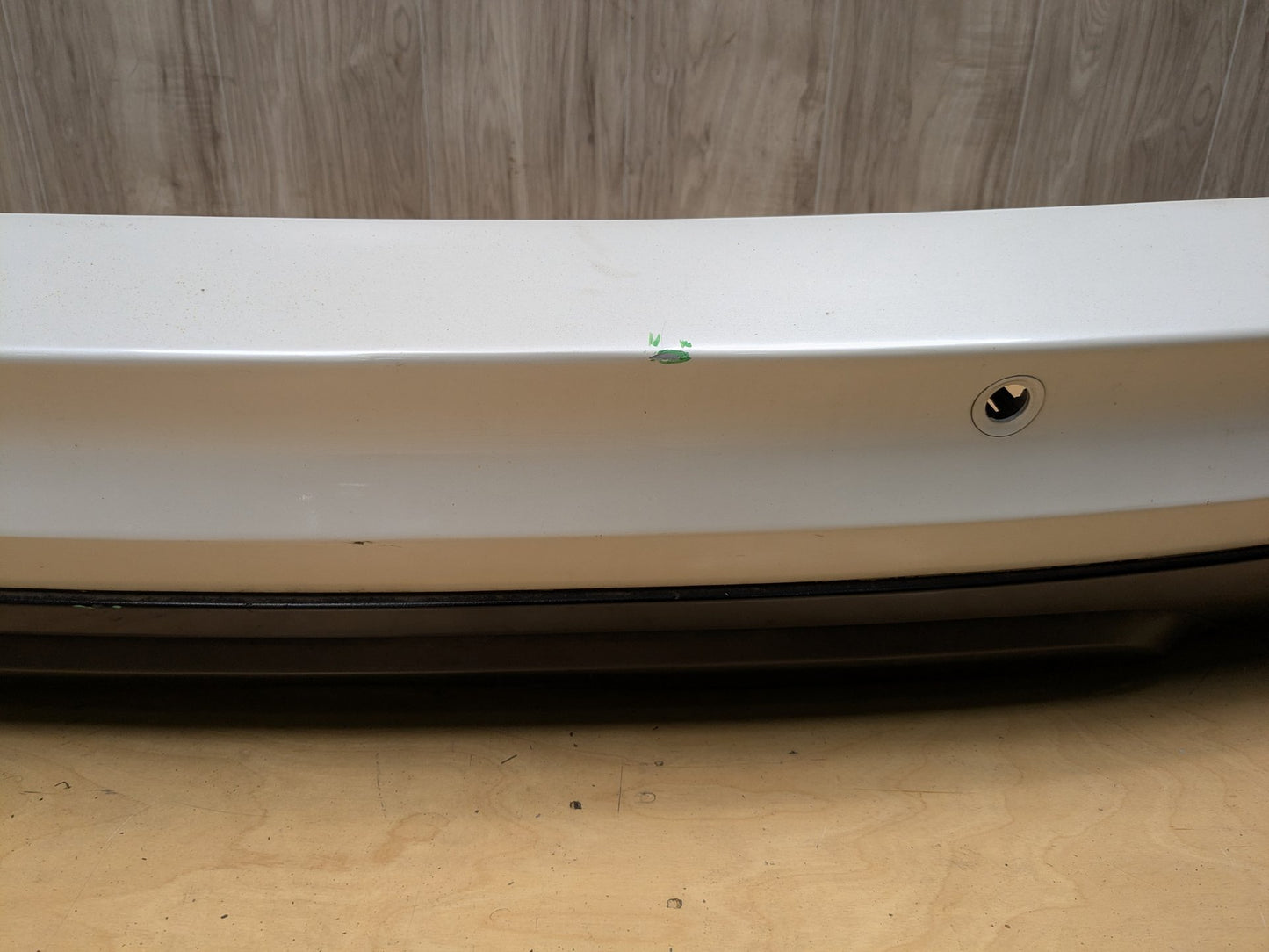 *14-18 OEM BMW F15 X5 Rear Bumper Cover PDC Holes w/ Diffuser N55 N57 White A96 MINERALWEISS METALLIC (A96)