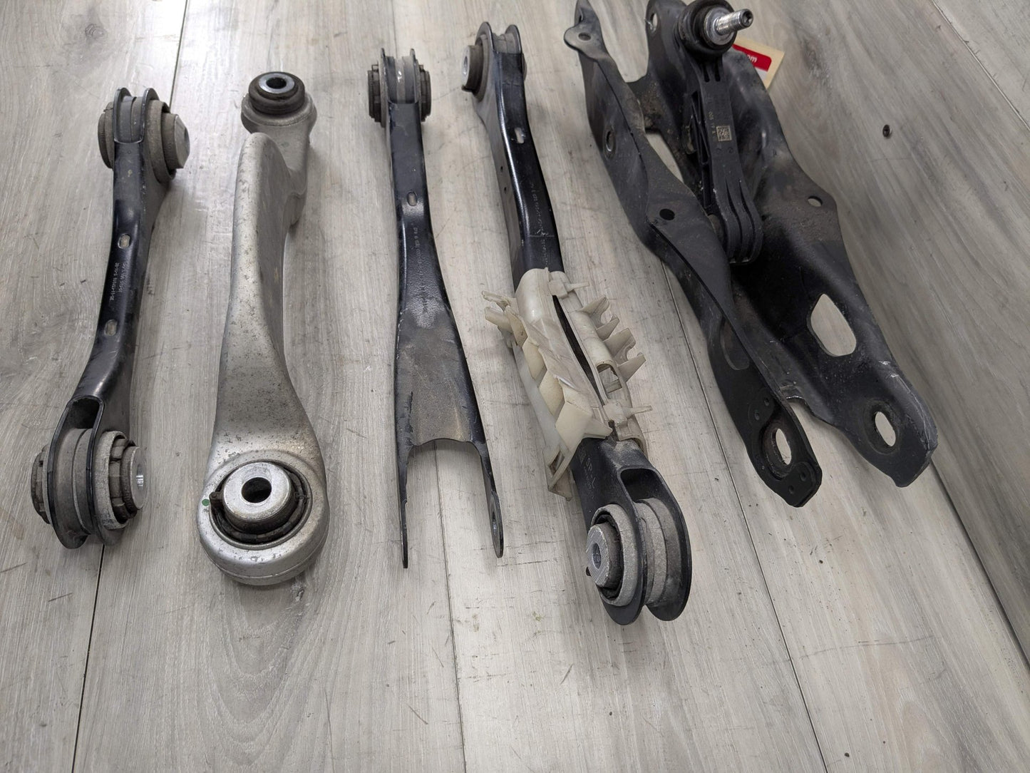 19-25 OEM BMW G05 G06 G07 X5 X7 Rear Left Driver Control Arm Wishbone SET