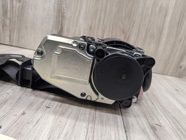 2019 BMW 330i G20 Front Right Passenger Seatbelt Seat Belt Retractor 7496308 OEM BMW G20 G80 330 M340 M3 Front Right Passenger Seat Belt Seatbelt Retractor