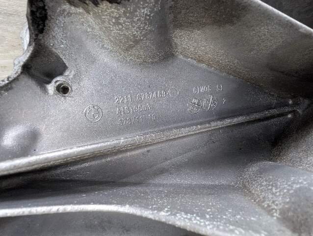 09-13 OEM BMW E70 X5 Left Driver Side Engine M57 Mounting Support Bracket