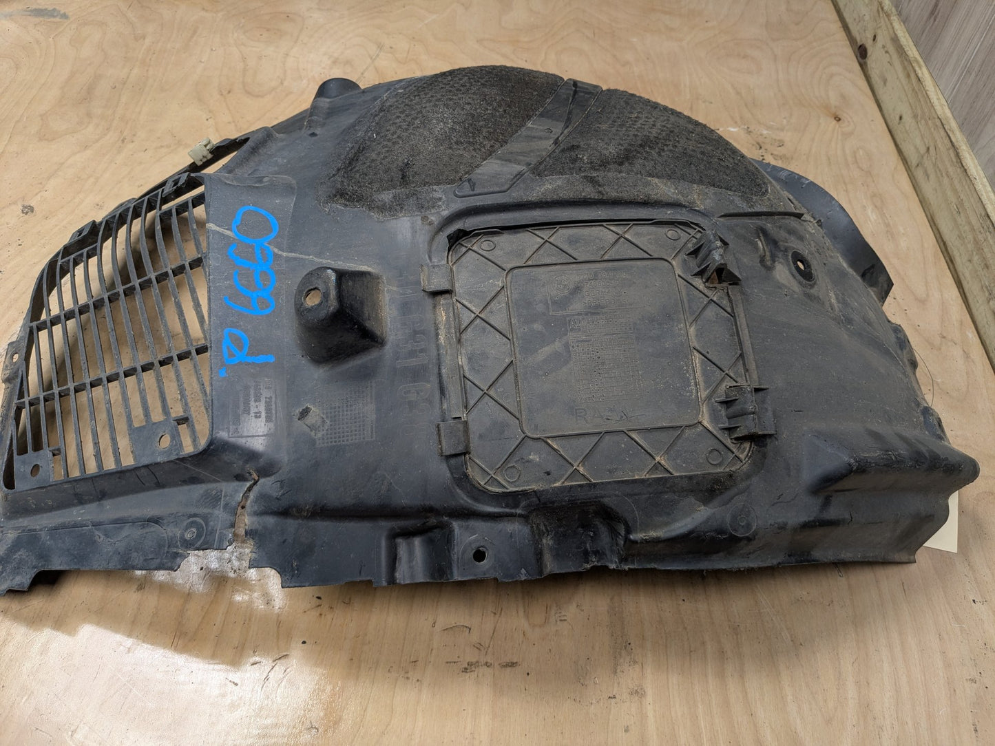 OEM BMW G30 530 540 M550 Left Driver Side Fender Liner Wheel Splash Shield