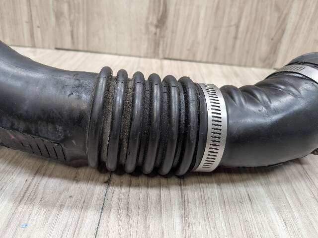 08-13 OEM BMW E88 E90 E92 E93 135 335 Engine Turbo Air Duct