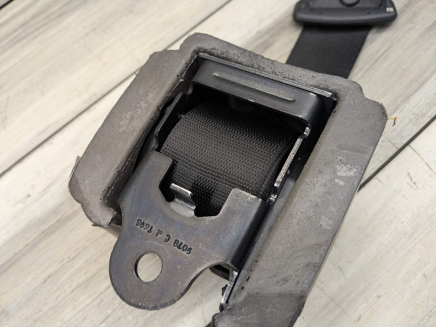 19-26 OEM BMW G20 G80 330 M340 M3 Rear Center Seat Belt Seatbelt Retractor