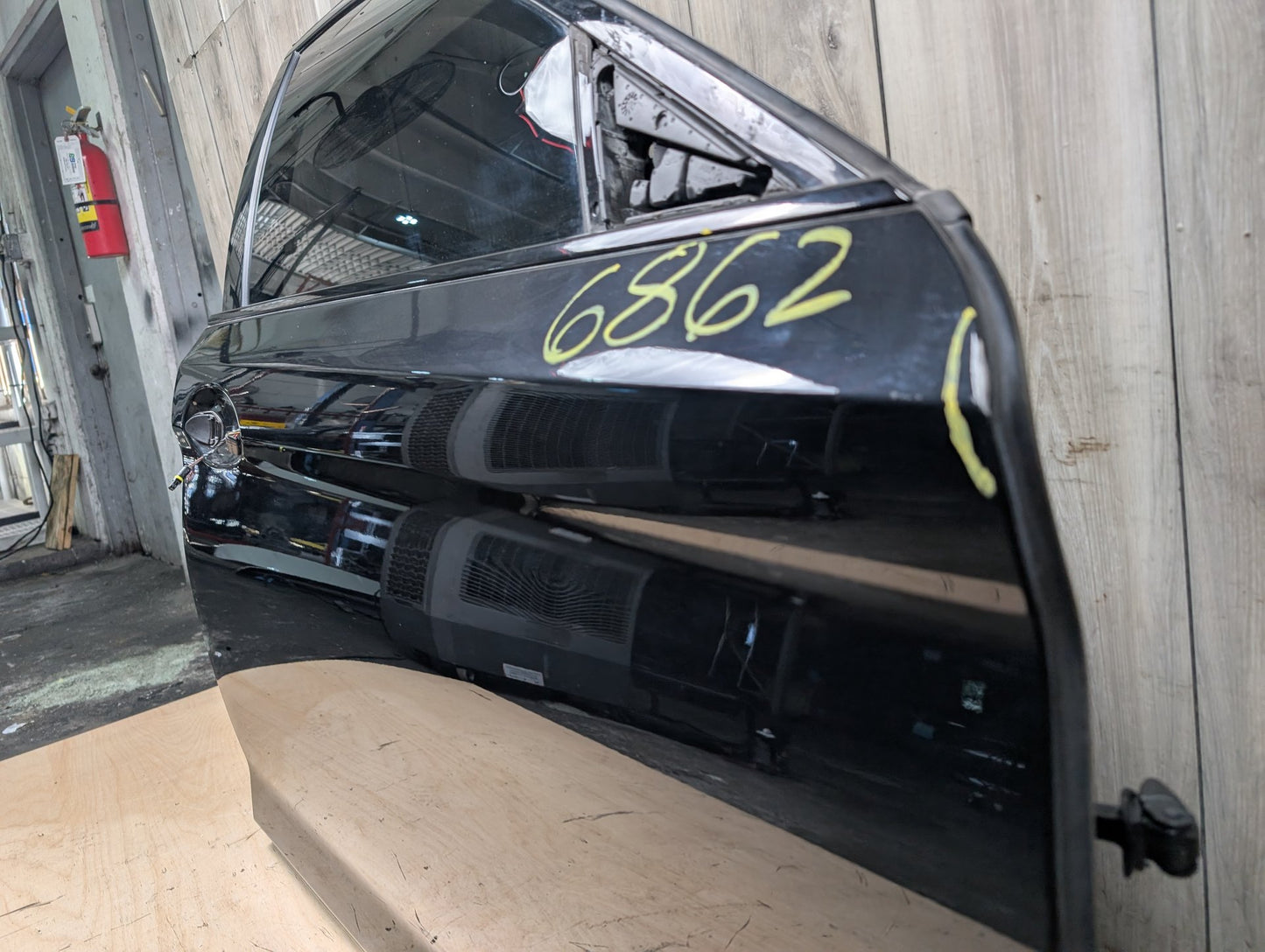 OEM BMW F90 G30 530 540 M550 M5 Front Right Passenger Door Shell Panel Black 475