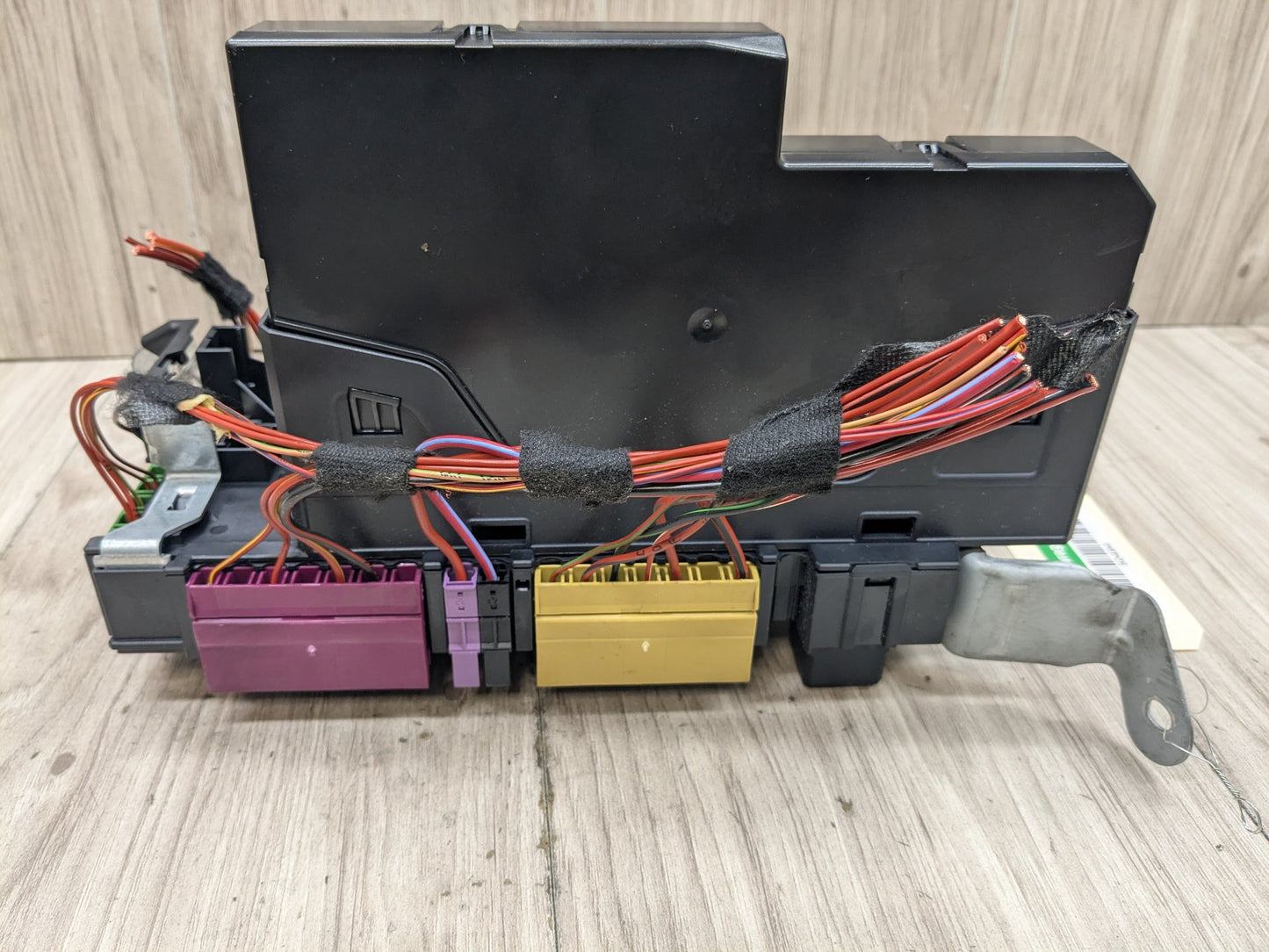 OEM Mercedes W207 W212 E350 E550 Rear SAM Trunk Signal Control w/ Fuse Box