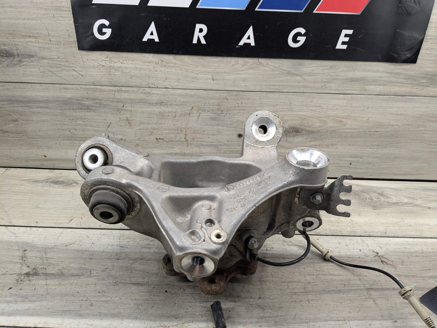 2019 BMW M550i G30 Rear Right Passenger Spindle Knuckle w/ Bearing 6866336 17-23 OEM BMW G30 530 540 M5550 REAR Right Passenger Hub Knuckle Bearing Carrier