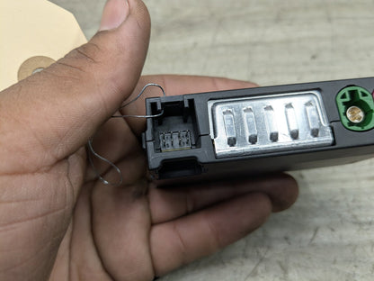 18-24 OEM AUDI A4 A5 Q5 S4 SQ5 Center Console USB Port Aux Jack Port Connection