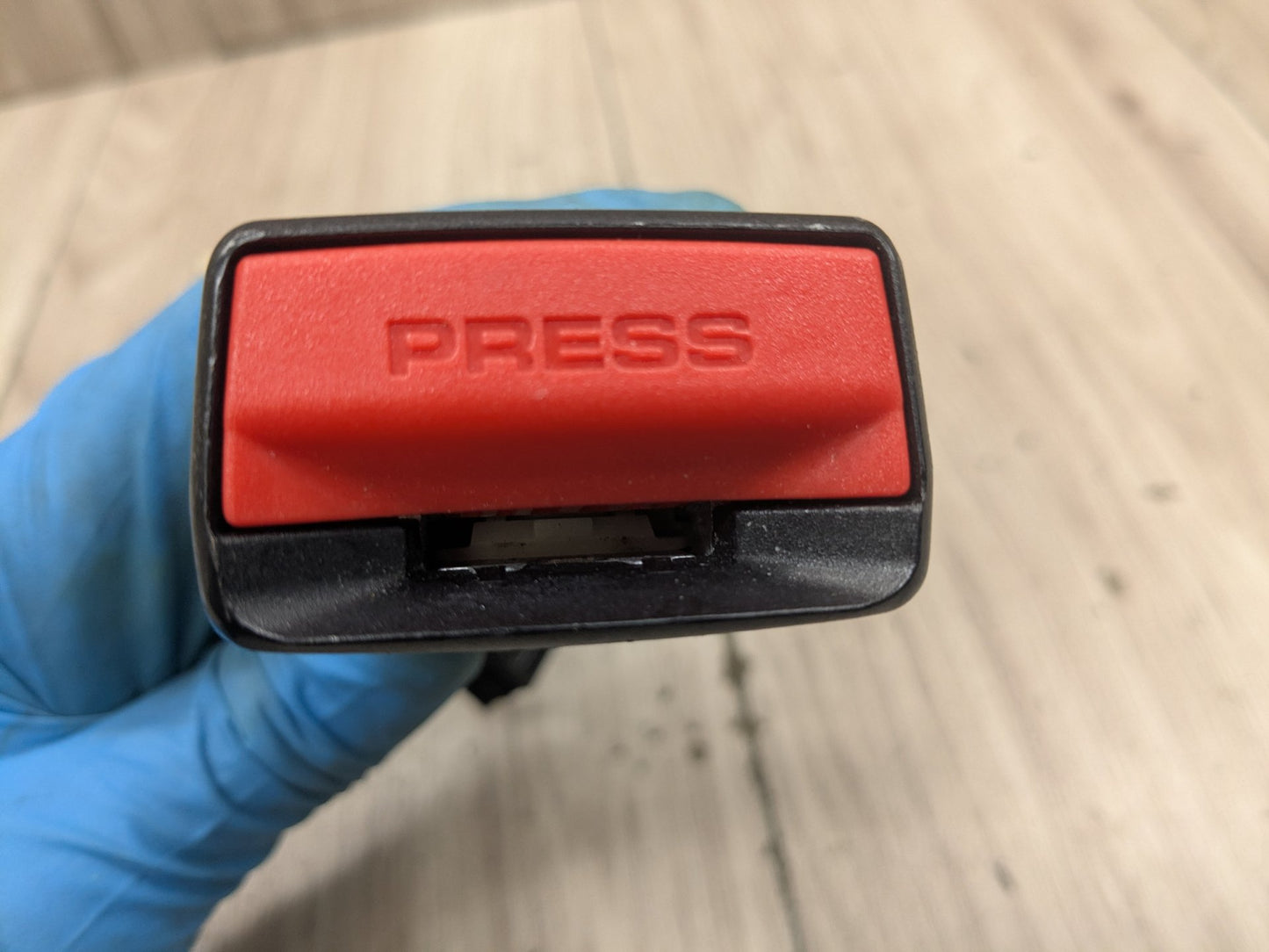 OEM BMW F90 M5 G30 530 540 M550 Rear Right Passenger Seatbelt Seat Belt Buckle