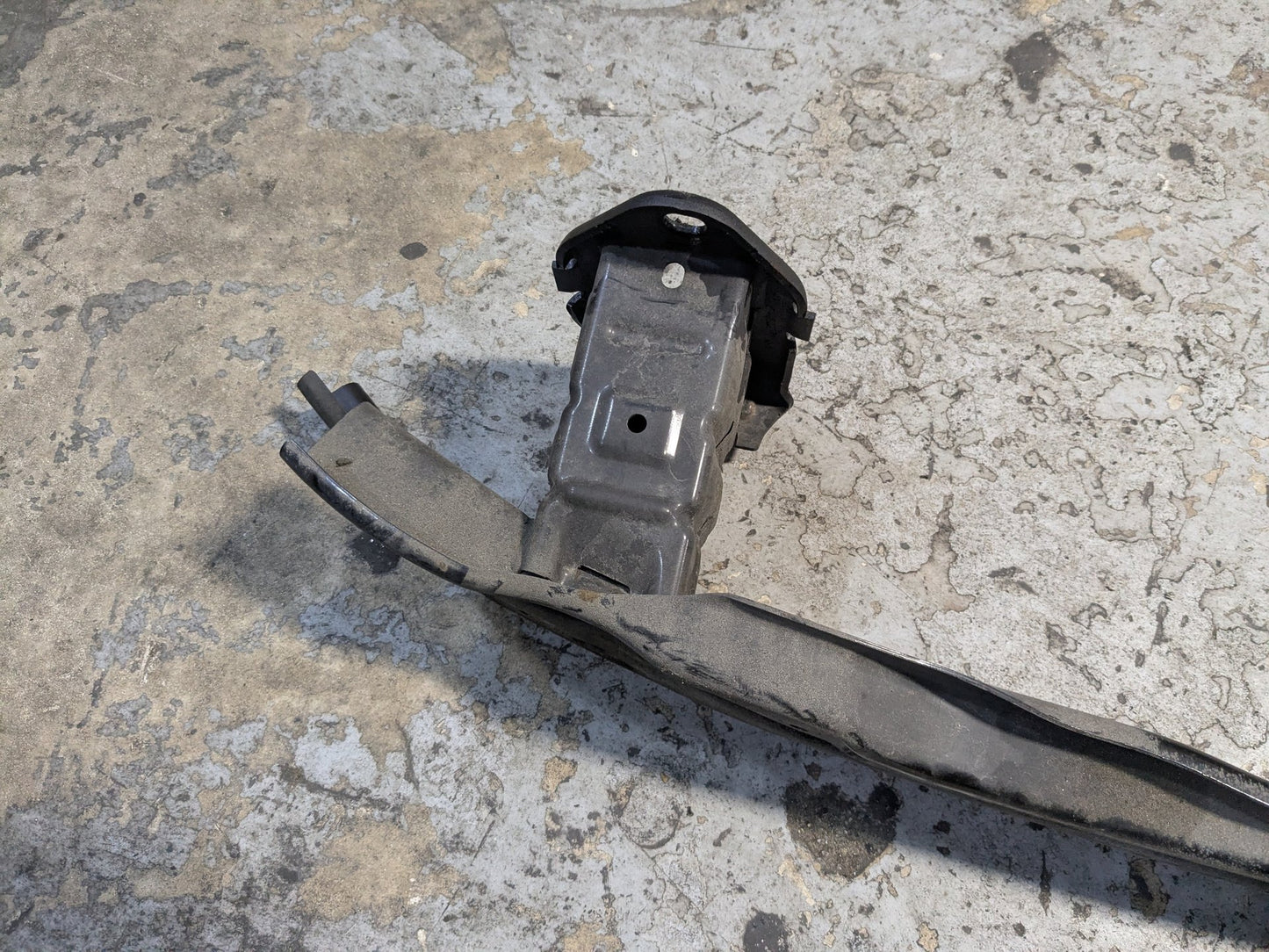 2020 BMW M340i G20 Rear Bumper Reinforcement Rebar Bar 7428022 19-25 OEM BMW G20 330 M340 Rear Bumper Reinforcement Rebar Carrier Impact Bar
