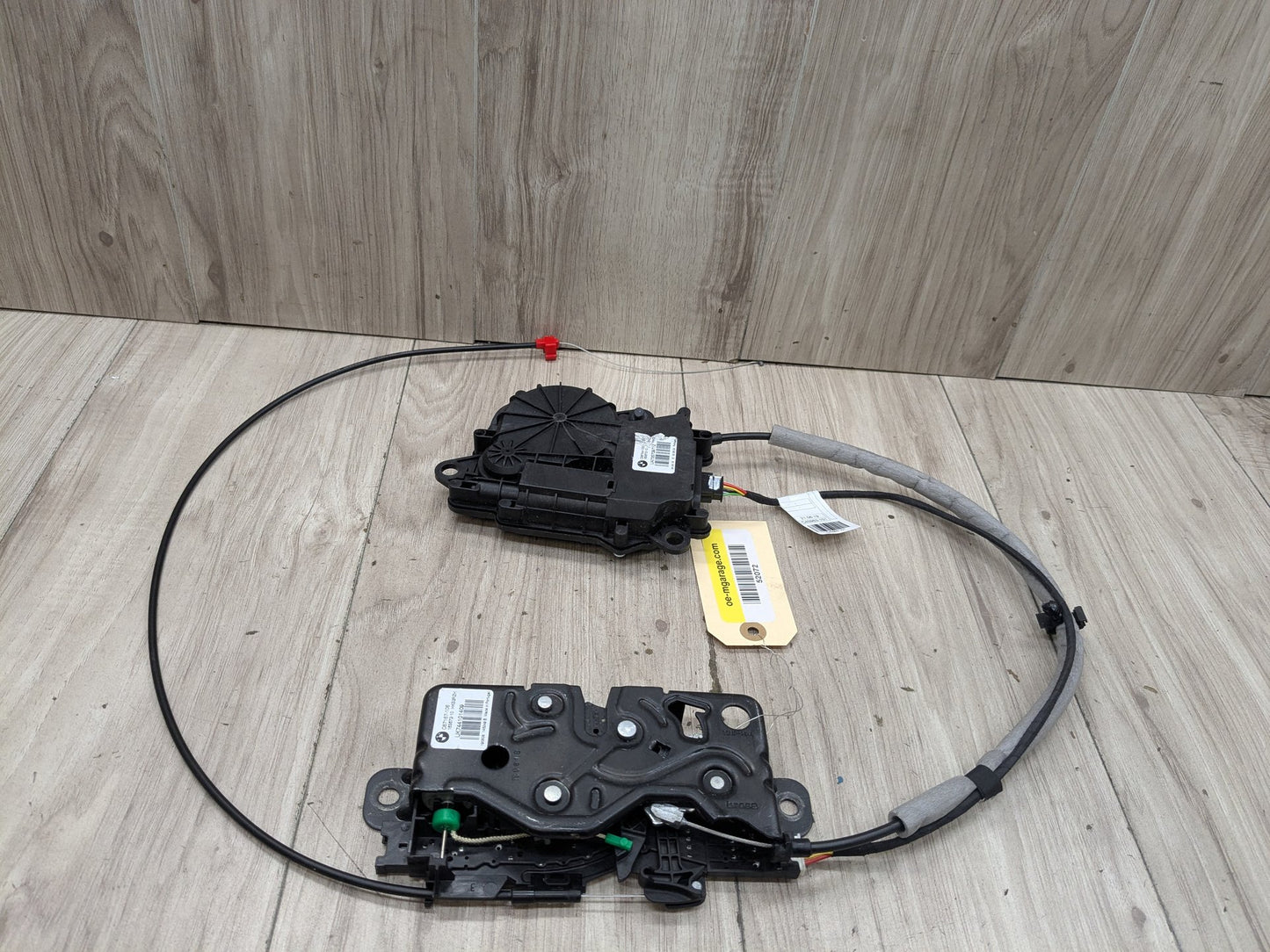 2020 BMW 740i G12 Liftgate Trunk Lid Liftgate Lock Latch Actuators SET 7441014 OEM BMW F90 F97 G01 G12 G22 G30 X3 M5 Trunk Lid Actuator Latch Lock System SET