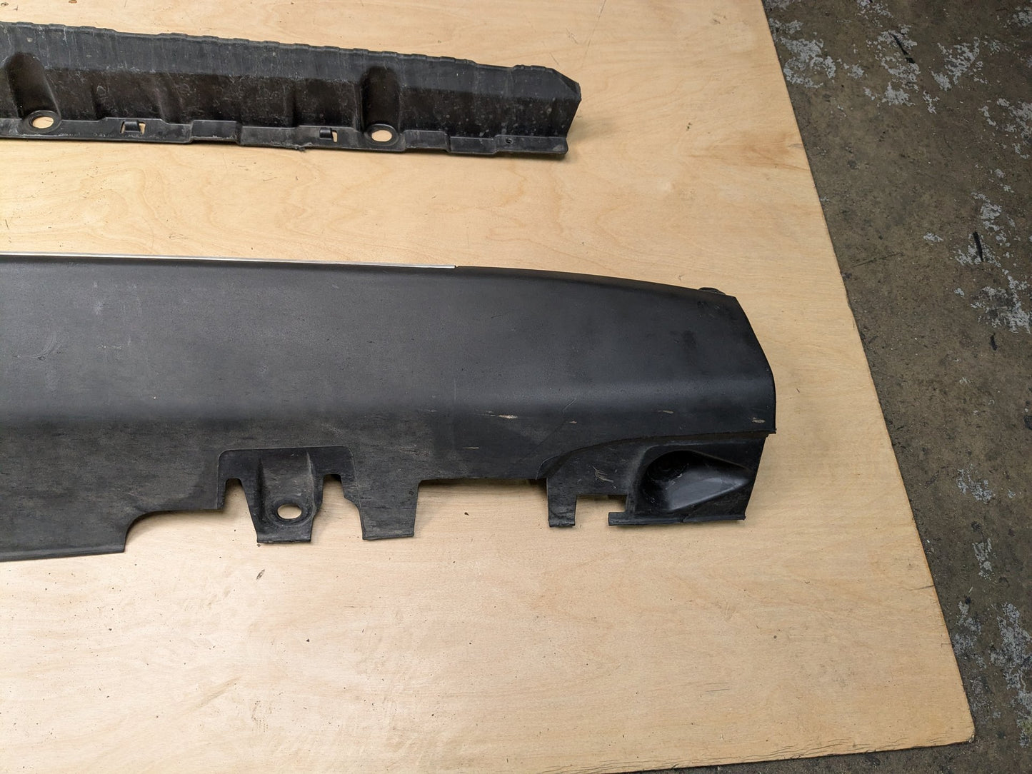 OEM BMW F15 X5 Right Passenger Running Step Board Side Skirt Panel w Bracket