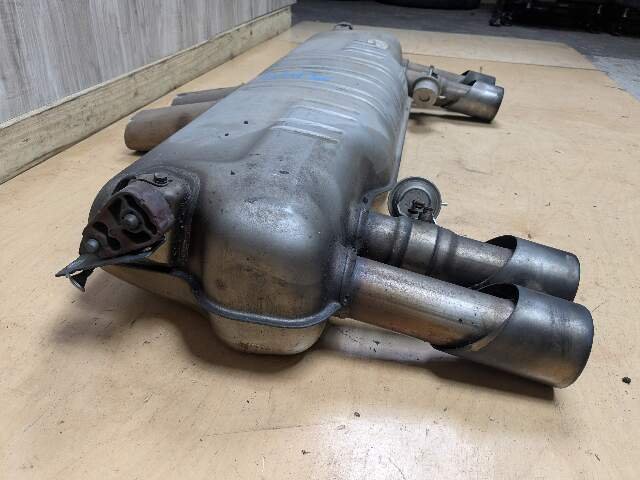 10-14 FOR BMW E70 E71 X5M X6M S63 Rear Exhaust Muffler w/ Dual Tips