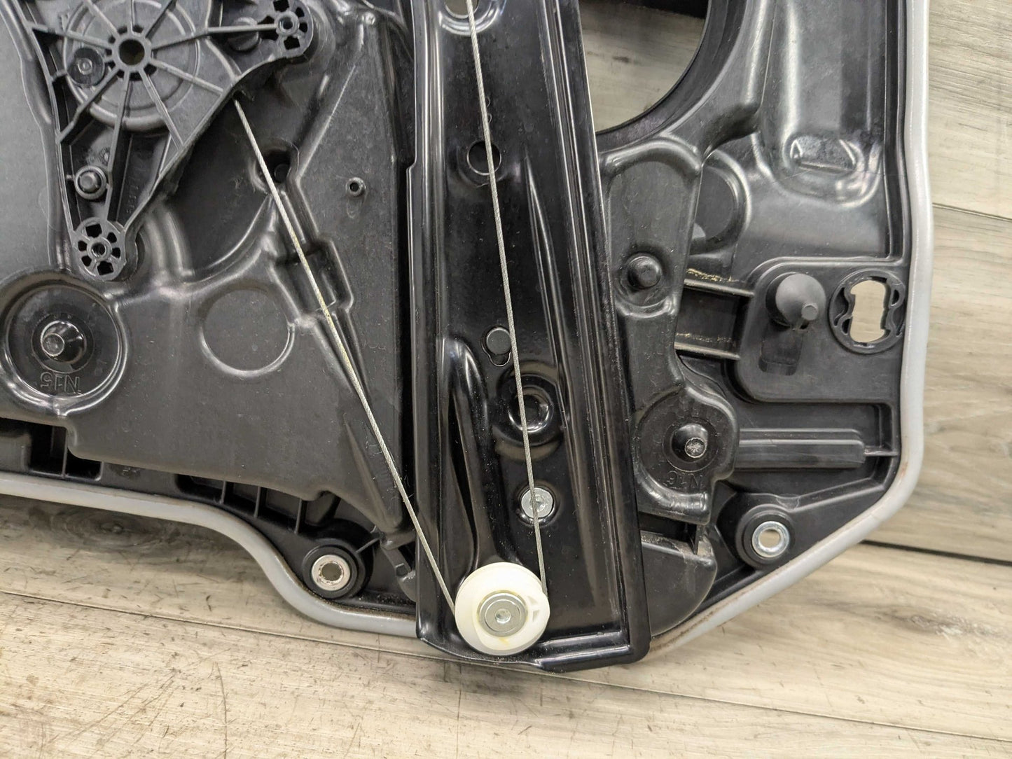 2019 BMW 330i G20 Front Right Passenger Door Window Glass Regulator Motor 7432232 OEM BMW G20 G80 330 M340 M3 FRONT Right Passenger Door Window Regulator Motor