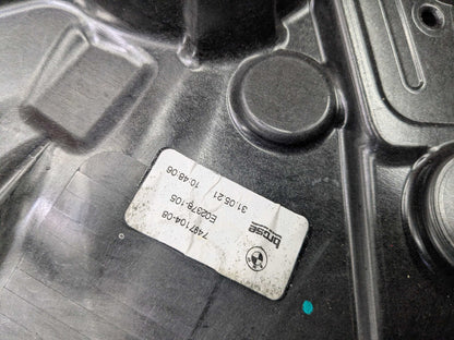 2021 BMW 330i G20 Front Right Passenger Door Window Glass Regulator Motor 7497104 19-25 OEM BMW G20 G80 330 M340 M3 FRONT RIGHT Passenger Door Window Regulator