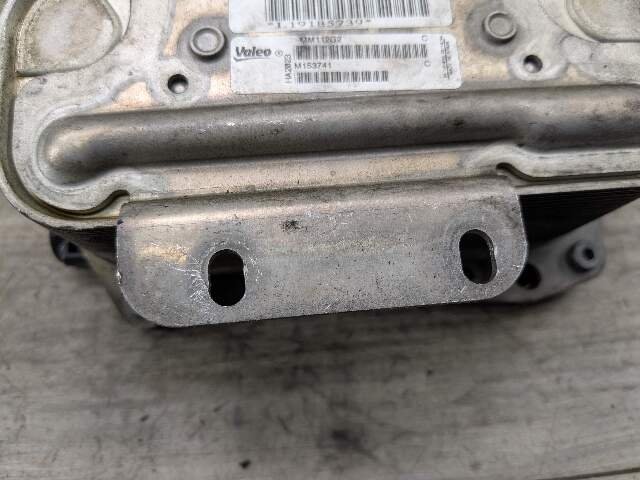 2011-2016 BMW 528i F10 Tranmssion Oil Cooler 7638582 OEM BMW F10 528 Engine N20 Transmission Oil Cooler Heat Exchanger