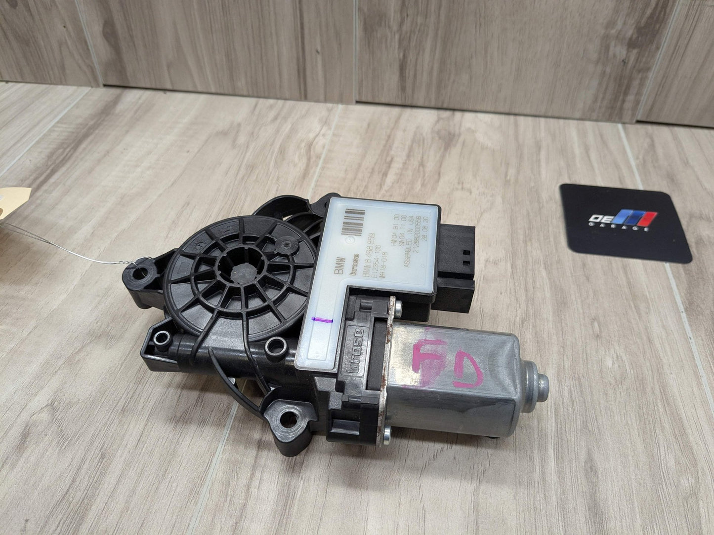 2021 BMW M340i G20 Front Left Driver Door Window Glass Regulator Motor 8498859 OEM BMW G20 G80 330 M340 M3 FRONT Left Driver Side Door Window Regulator Motor