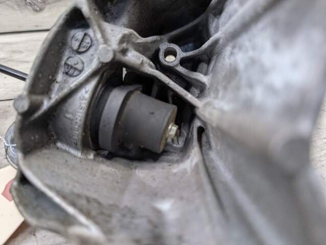 OEM AUDI A4 A5 A6 A7 Q5 Q7 Engine 2.0L EA888 Gen3 Left Motor Mount Bracket
