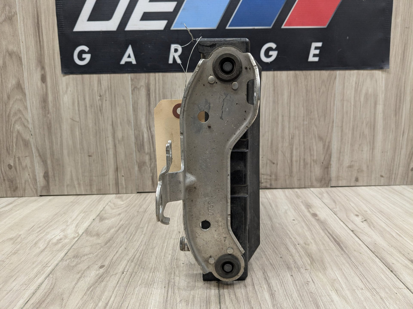 2018 BMW M550i G30 Left or Right Secondary Auxiliary radiator 8619383 OEM BMW F90 F93 G12 G16 G30 M5 M8 Secondary Auxiliary Coolant Remote Radiator